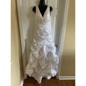 Kenedi Ash Wedding Dress Pick Up Sleeveless Beaded Waist Classic Style V-Neck